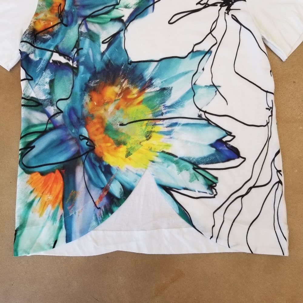 Zara W&B collection Small Tshirt Floral - Picture 5 of 5